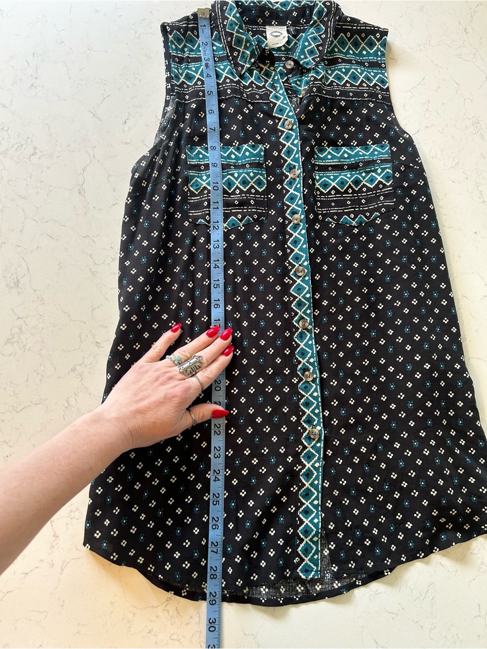 Anthropologie Akemi + Kin Black & Teal Sleeveless Button-Down Shirt - Picture 9 of 16